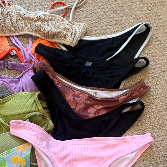 Bikini bundle! - Picture 5 of 5